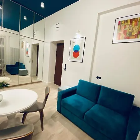1 Bedroom 3 Minute Walk To Wilenska Metro Warschau