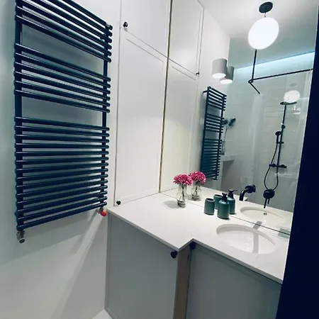 Apartment 1 Syp, Kawa Vertuo, Kosmetyki Ada, 3 Min Metro Wilenska, By Visitwarsaw *